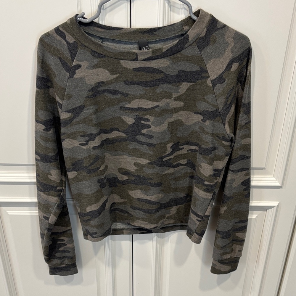 Alya Women's Green Camouflage Long Sleeve Top